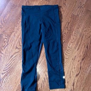 Lululemon pace rival cropped legging
